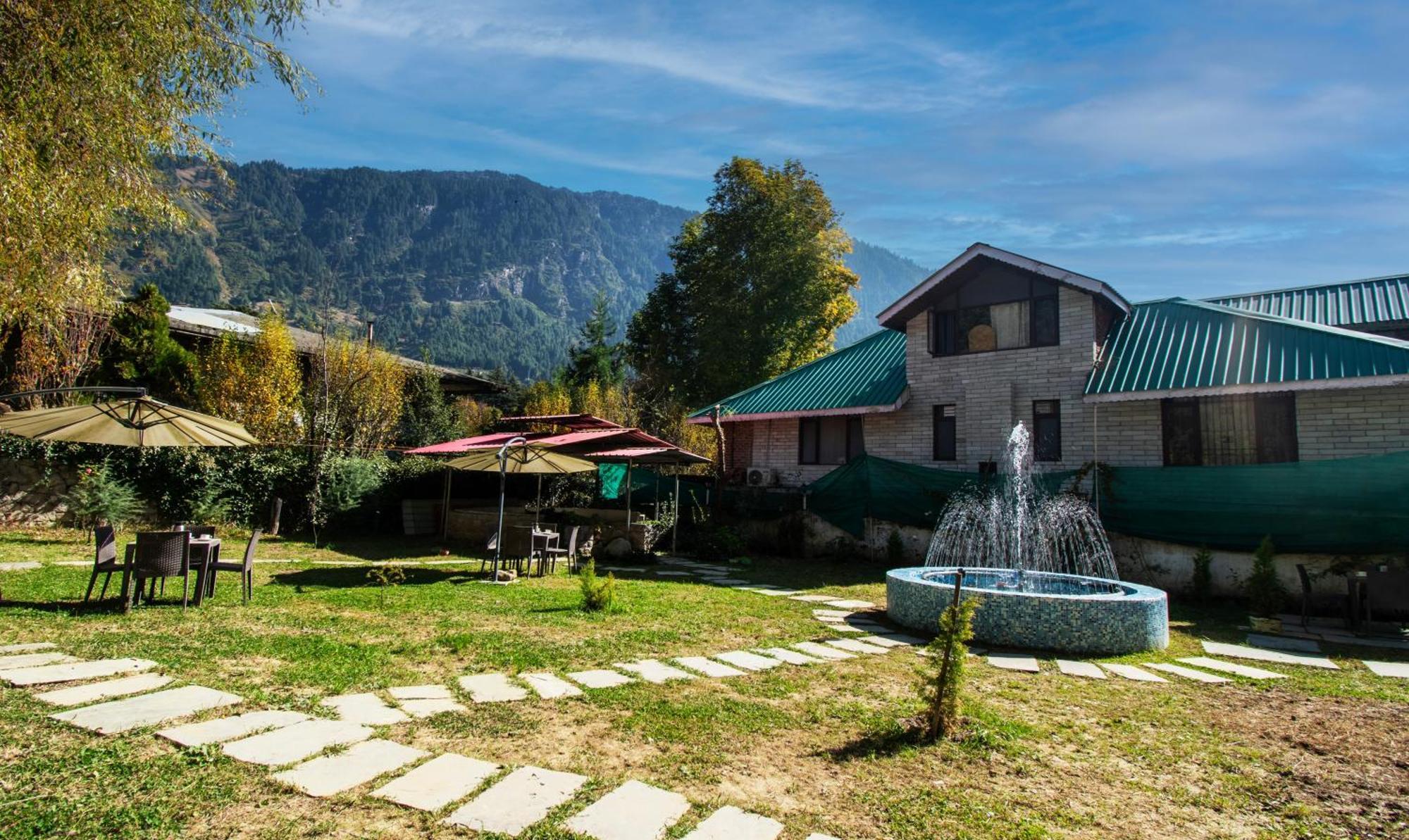 Готель Ambika Residency, Near Hidimba Devi Temple Маналі Екстер'єр фото